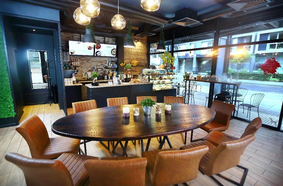 Captivating 2-Bed Apartment In Canary Wharf London
