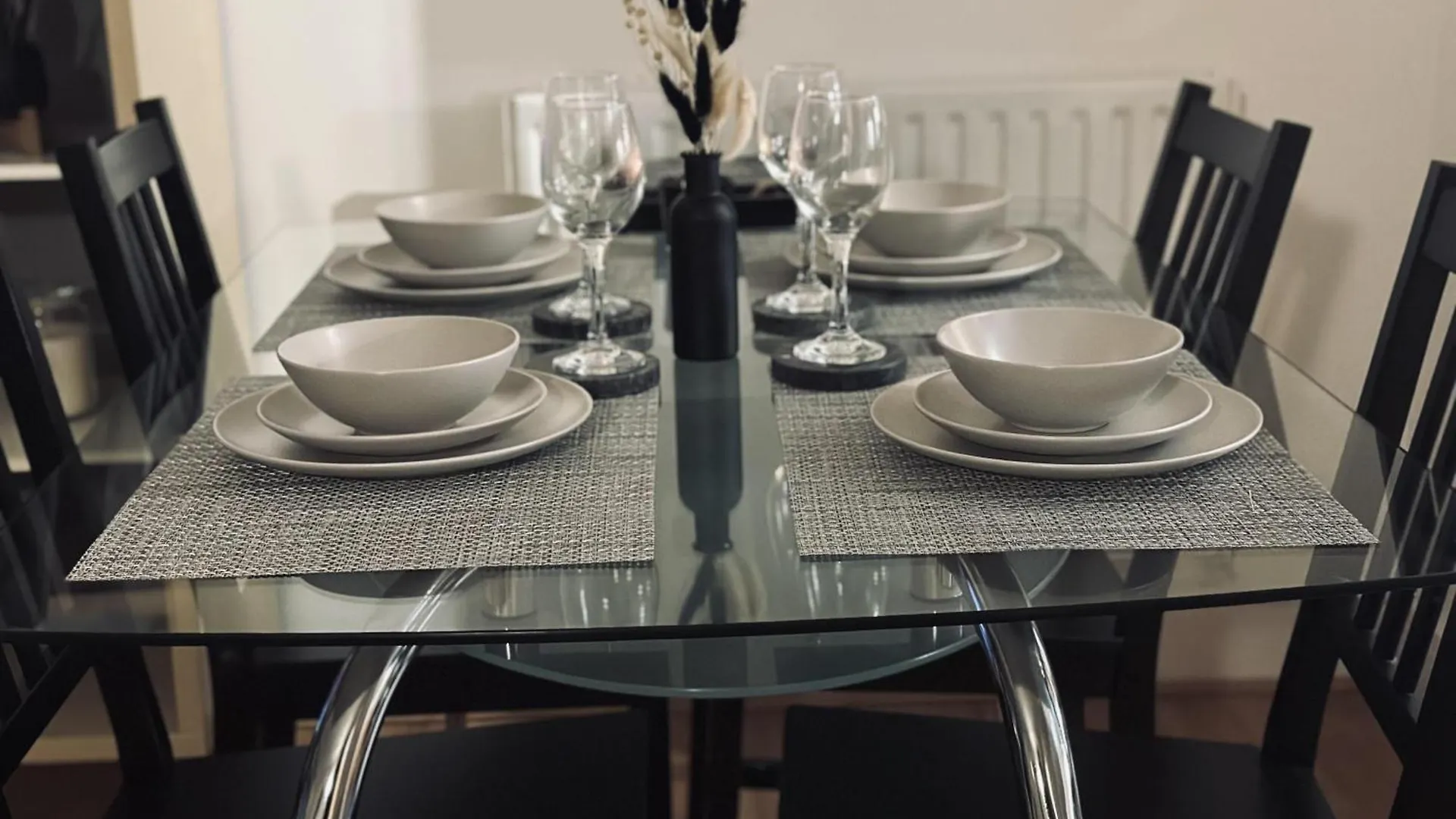 Captivating 2-Bed Apartment In Canary Wharf London